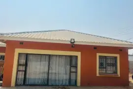 3 Bedroom House For Sale In Hatfield, $ 130,000